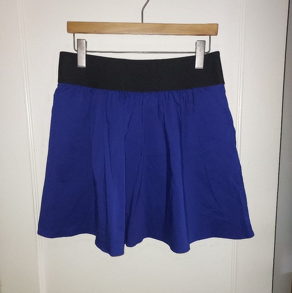 Express skirt with elastic waist band, sz M